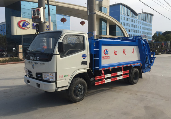 東風4方藍牌地下室壓縮式垃圾車