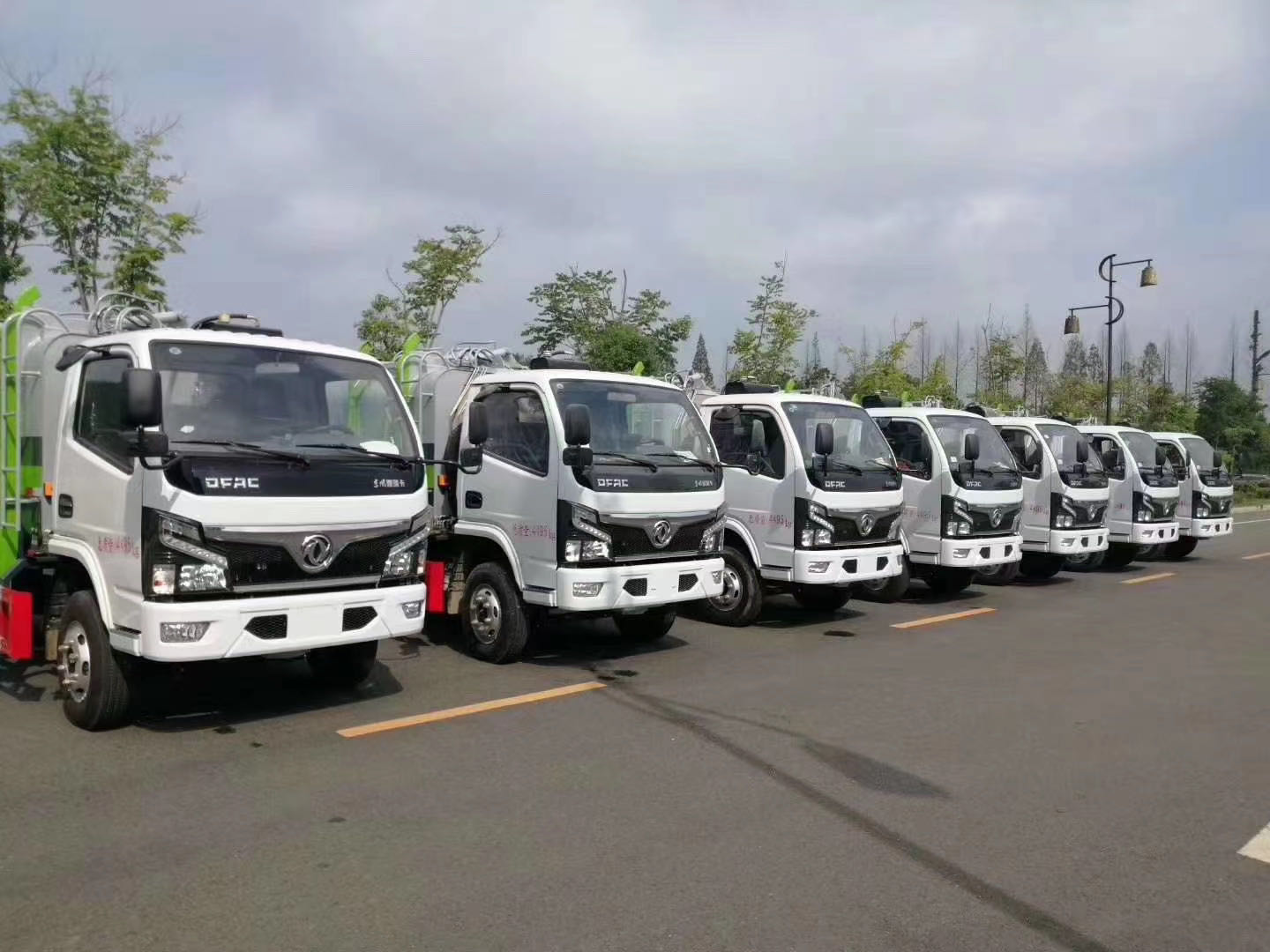 黃岡市采購批量自裝卸式垃圾車