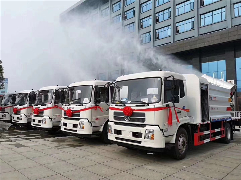 面壁十年圖壁破，練好內(nèi)功立潮頭年終抑塵車、掃路車、壓縮垃圾車批量發(fā)車