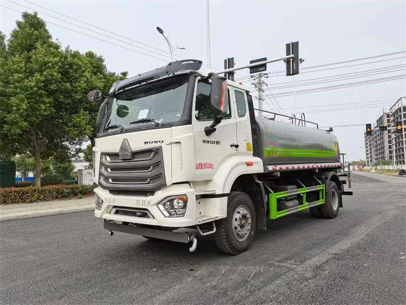 重汽豪沃13方綠化噴灑抑塵車