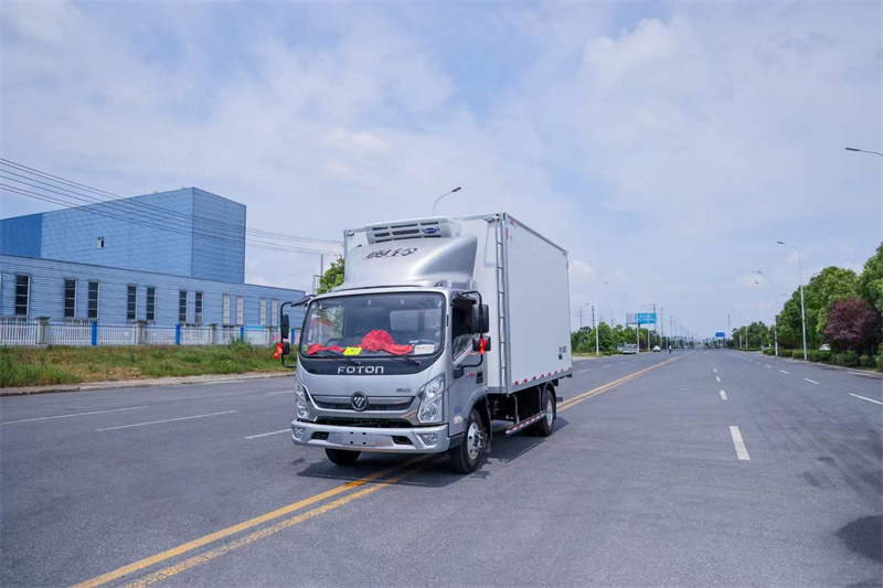 國六奧鈴速運(yùn)肉鉤冷藏車